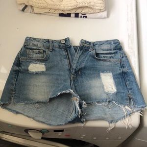 H&M’s M high waisted shorts